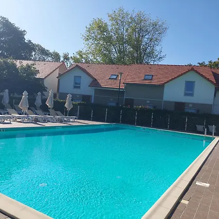 Maison 3 Piscines - 3 Etoiles 度假居 *